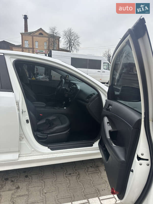 Седан Kia K5 2011 в Житомире