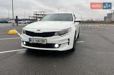 Седан Kia K5 2015 в 