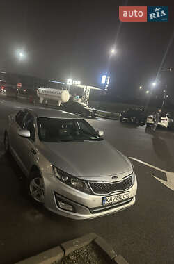 Седан Kia K5 2014 в Киеве