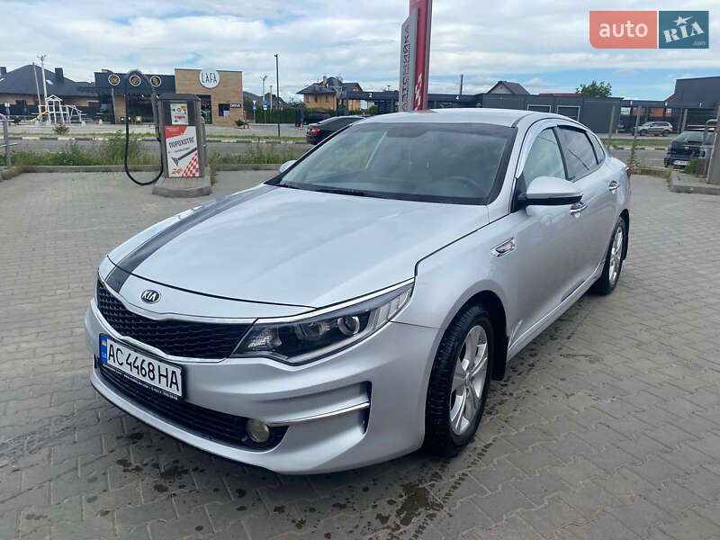 Седан Kia K5 2015 в 