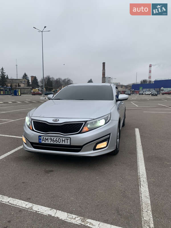 Седан Kia K5 2013 в 