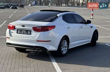 Седан Kia K5 2014 в Одессе