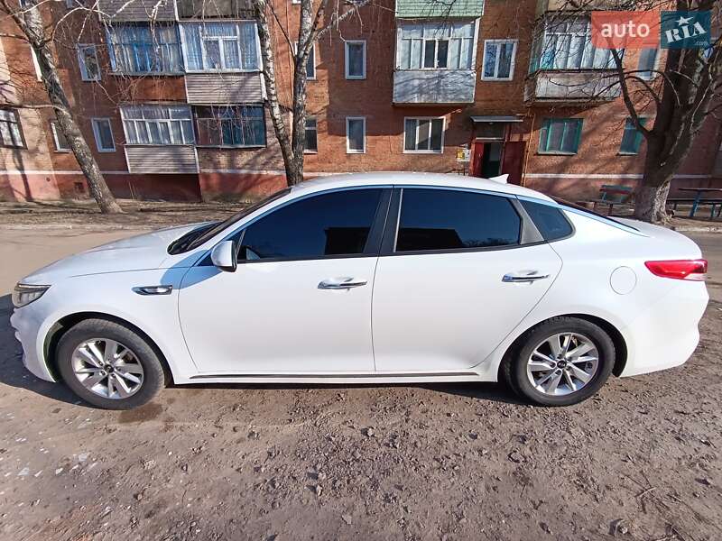 Седан Kia K5 2017 в Прилуках