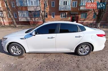 Седан Kia K5 2017 в 
