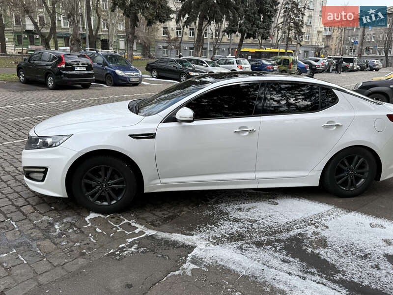 Седан Kia K5 2010 в Одессе