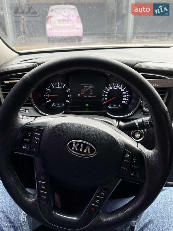 Седан Kia K5 2010 в Одессе
