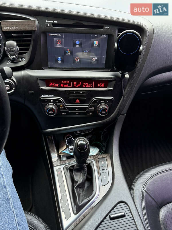 Седан Kia K5 2010 в Одессе