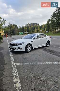 Седан Kia K5 2014 в Львові