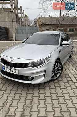 Седан Kia K5 2016 в Киеве