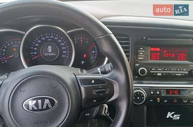 Седан Kia K5 2015 в 