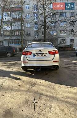 Седан Kia K5 2014 в 