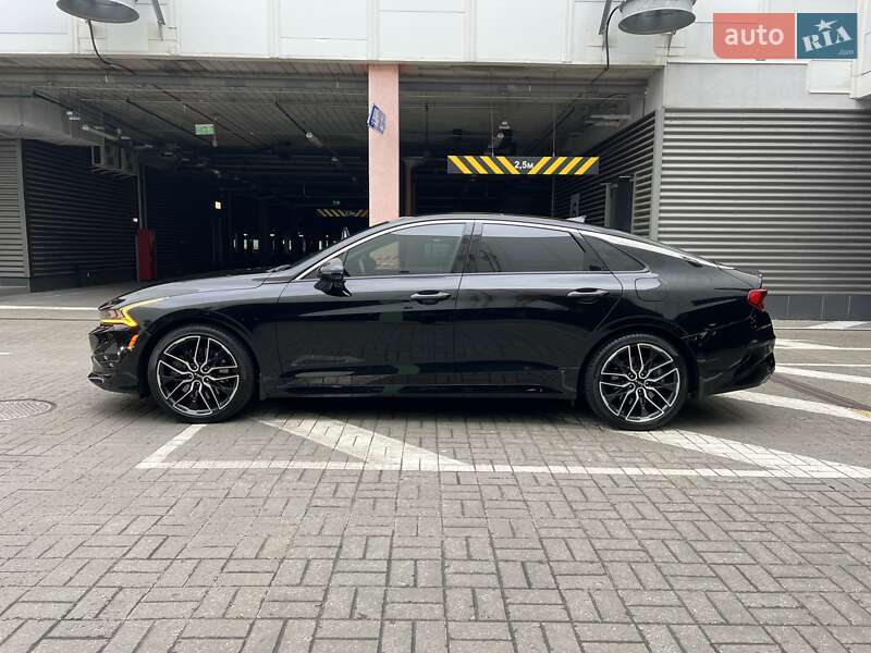 Седан Kia K5 2023 в Киеве