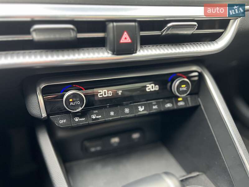 Седан Kia K5 2023 в Киеве