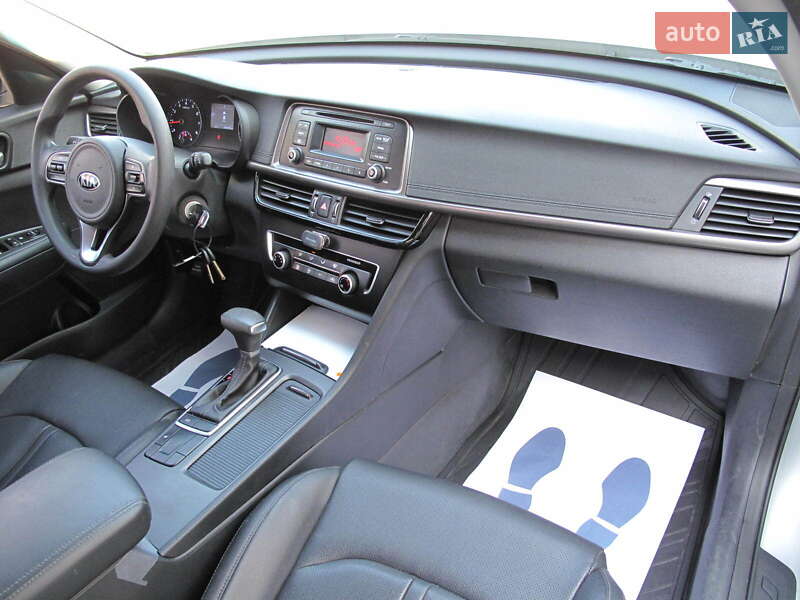 Седан Kia K5 2017 в Киеве