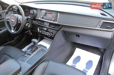 Седан Kia K5 2017 в 
