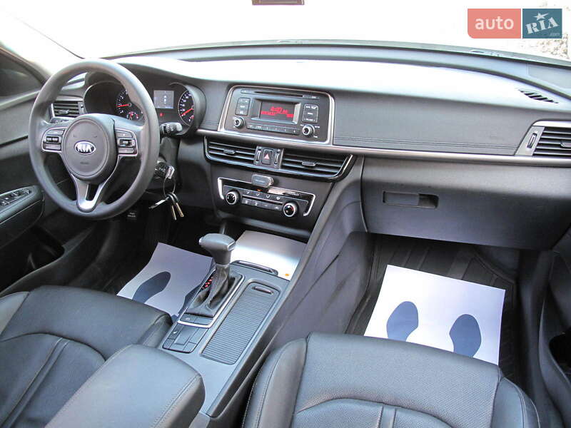 Седан Kia K5 2017 в Киеве