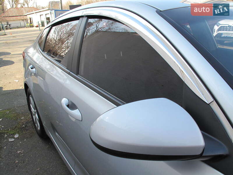 Седан Kia K5 2017 в Киеве