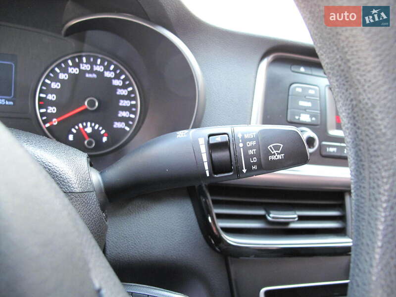 Седан Kia K5 2017 в Киеве