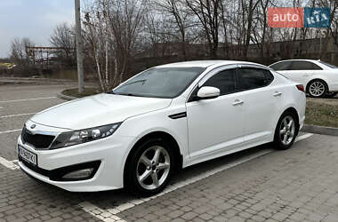 Седан Kia K5 2013 в 