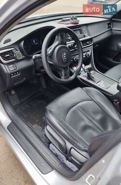 Седан Kia K5 2015 в 