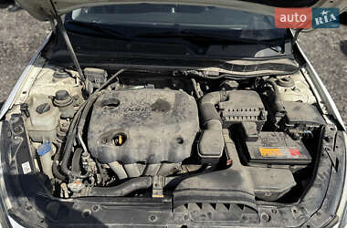 Седан Kia K5 2010 в 