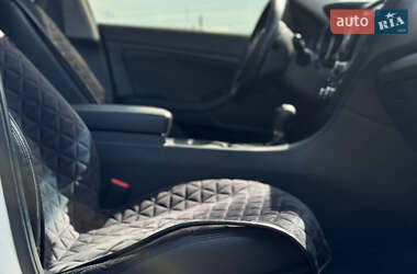 Седан Kia K5 2010 в 