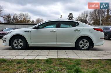 Седан Kia K5 2015 в 