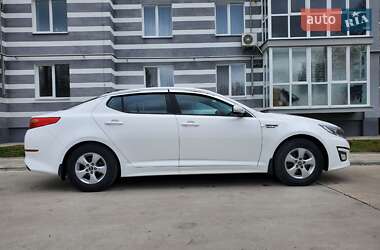 Седан Kia K5 2015 в 