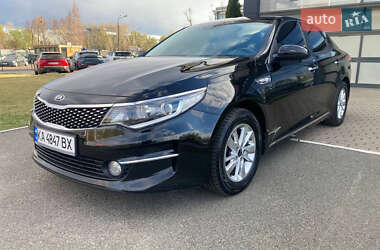 Седан Kia K5 2015 в 