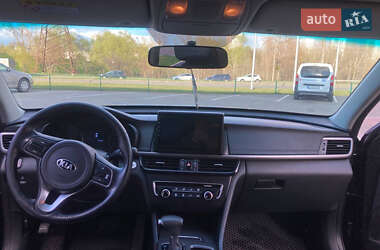 Седан Kia K5 2015 в 