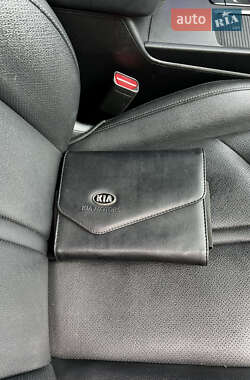 Седан Kia K5 2015 в 