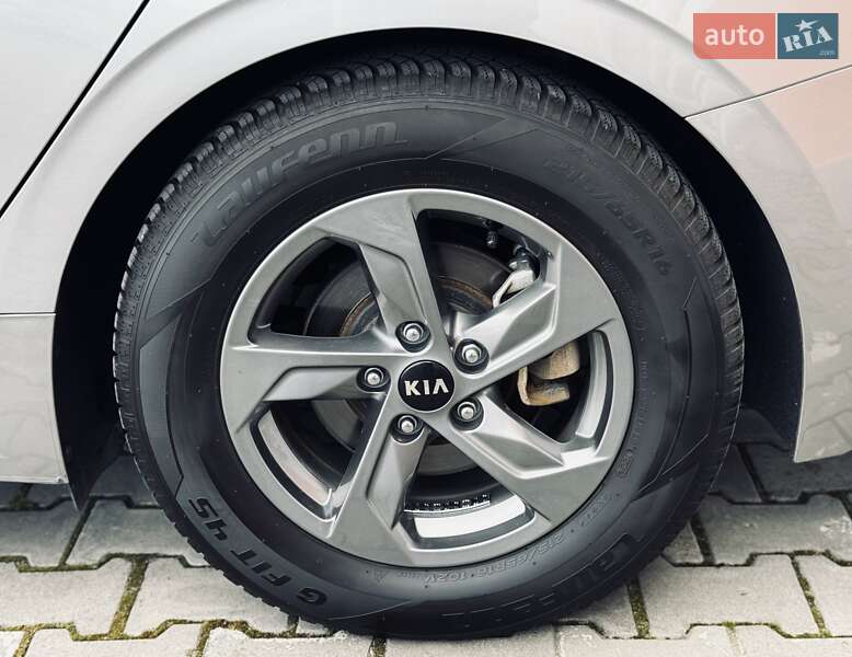 Седан Kia K5 2020 в Одессе
