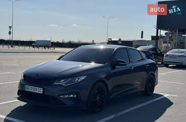 Седан Kia K5 2019 в 