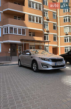 Седан Kia K5 2013 в 