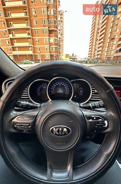 Седан Kia K5 2013 в 