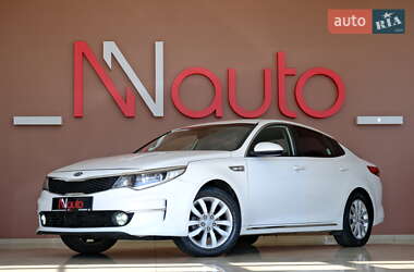 Седан Kia K5 2017 в 