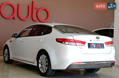 Седан Kia K5 2017 в 