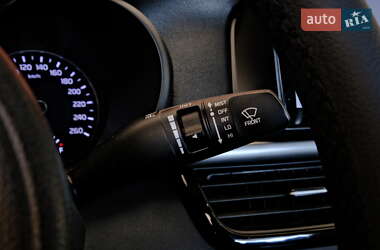 Седан Kia K5 2017 в 