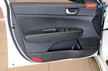 Седан Kia K5 2017 в 