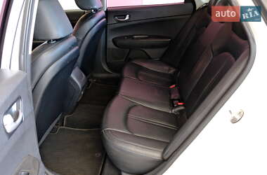 Седан Kia K5 2017 в 