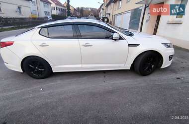 Седан Kia K5 2011 в 