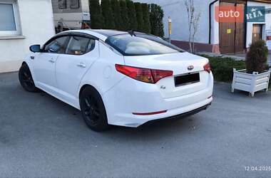 Седан Kia K5 2011 в 