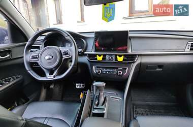 Седан Kia K5 2015 в 