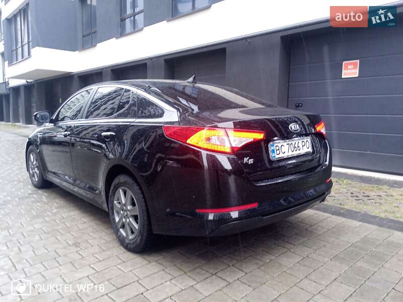 Седан Kia K5 2013 в Ивано-Франковске