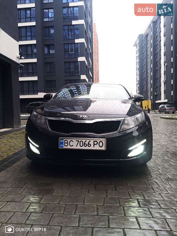 Седан Kia K5 2013 в 