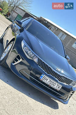 Седан Kia K5 2015 в 