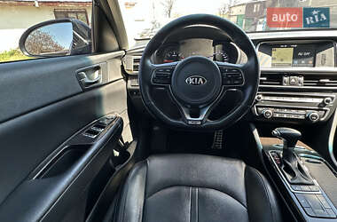 Седан Kia K5 2015 в 