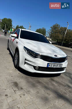 Седан Kia K5 2015 в Киеве