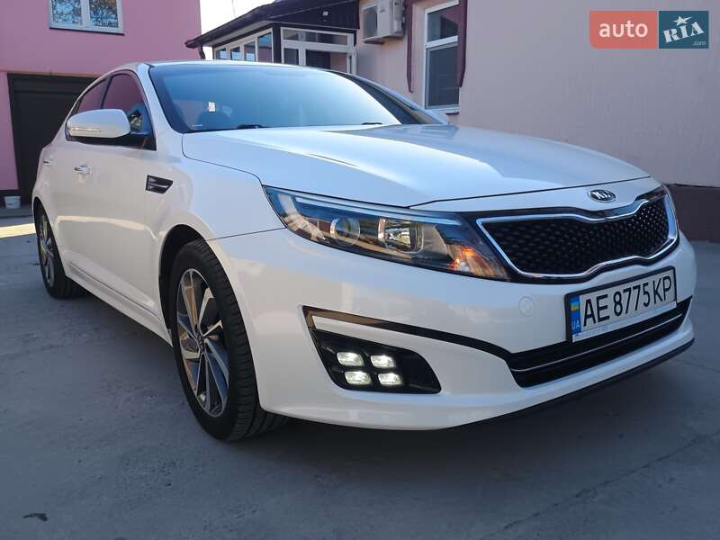 Седан Kia K5 2014 в Дніпрі