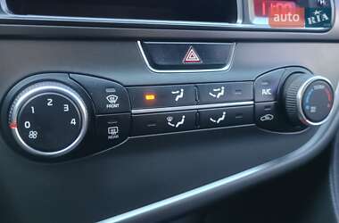 Седан Kia K5 2014 в 